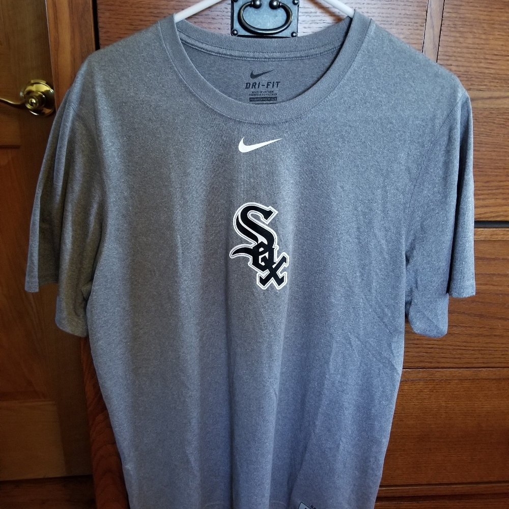 Never worn Whitesox Nike dryfit